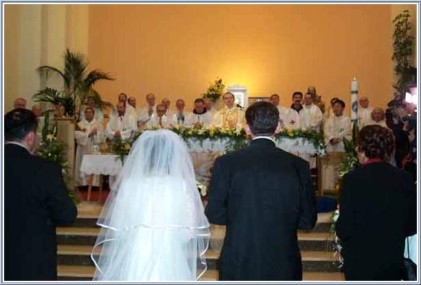 Vicka Ivankovic and Mario Mijatovic before the Altar in St James Church